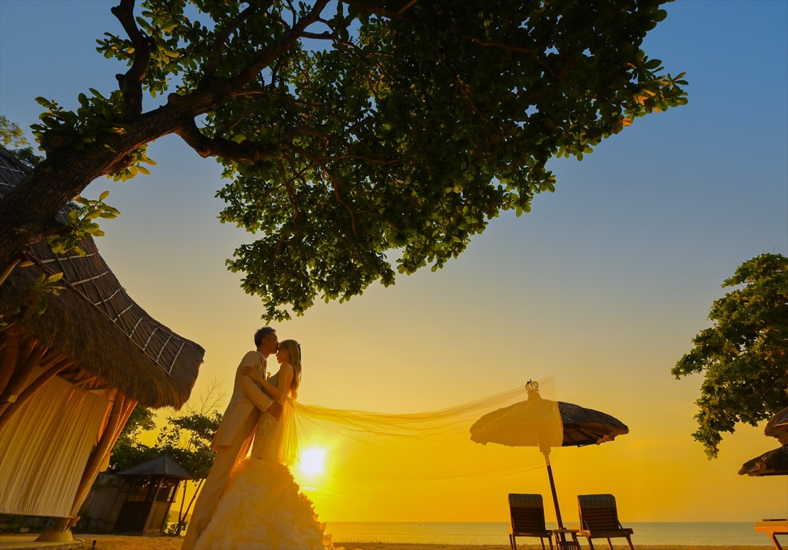 Bali Wedding Sunset Party (9)_R バリ・ウェディング バンブー・パビリオン ビーチ夕日撮影