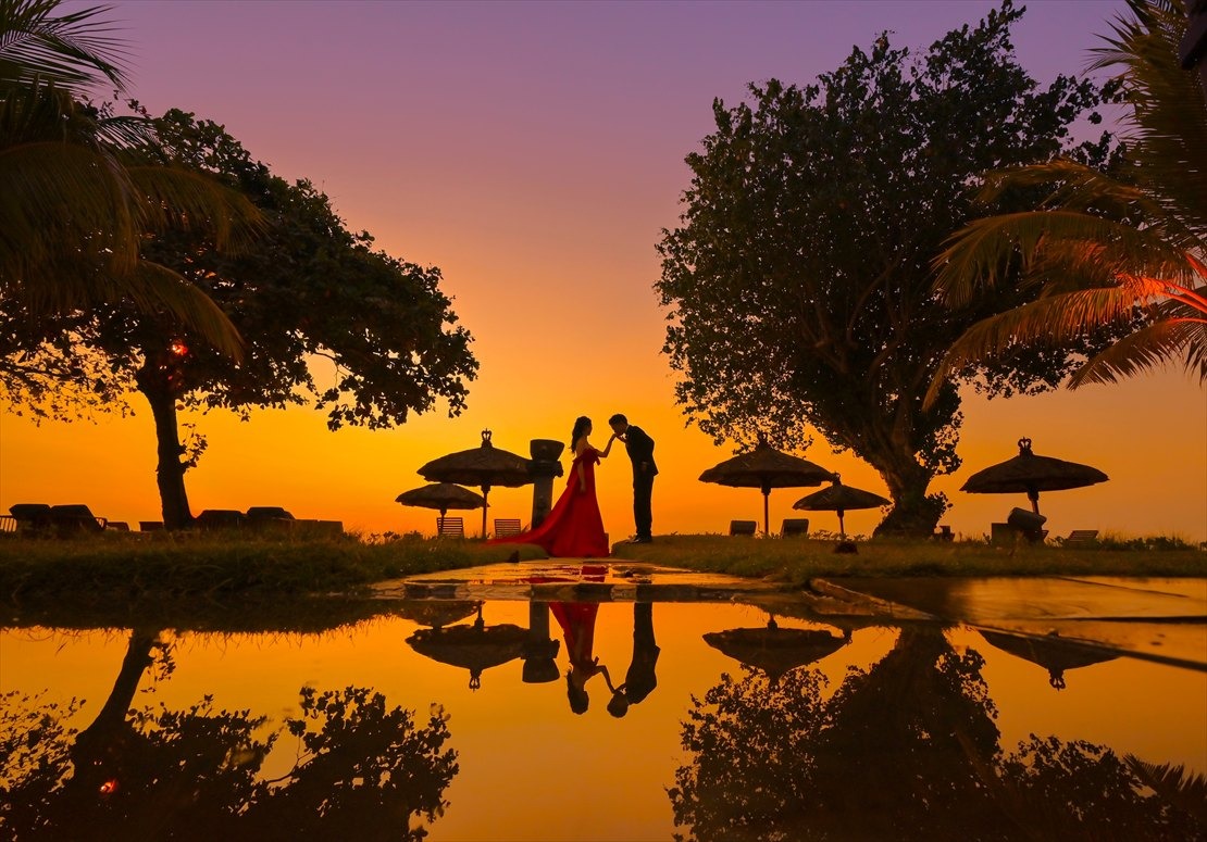 バリ島ウェディング　ガーデンにてマジックアワー撮影