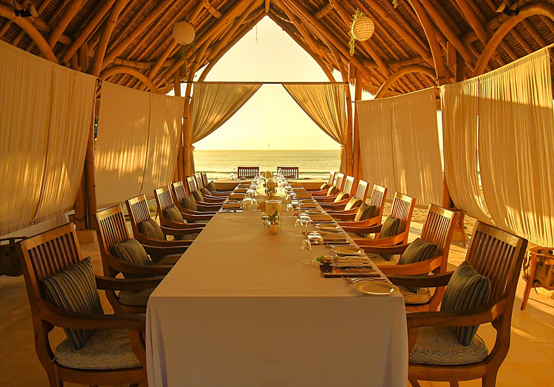 Belmond Jimbaran Sunset Wedding (1)_R バリ島ウェディング・パーティー ベルモンド・ジンバラン バンブー・パビリオン