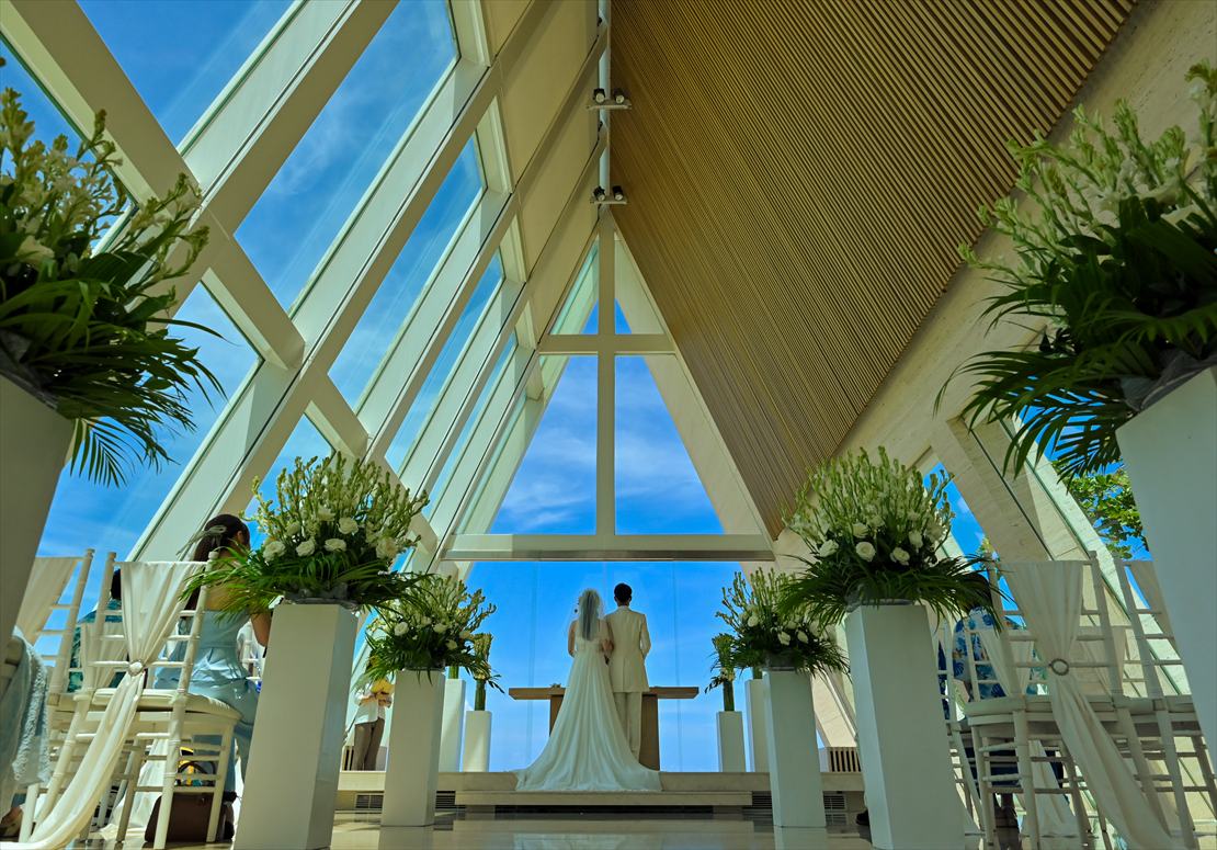 Conrad Bali Wedding Infinity Chapel (24)_R コンラッド・バリ結婚式 アロマティック・ウェディング 挙式シーン