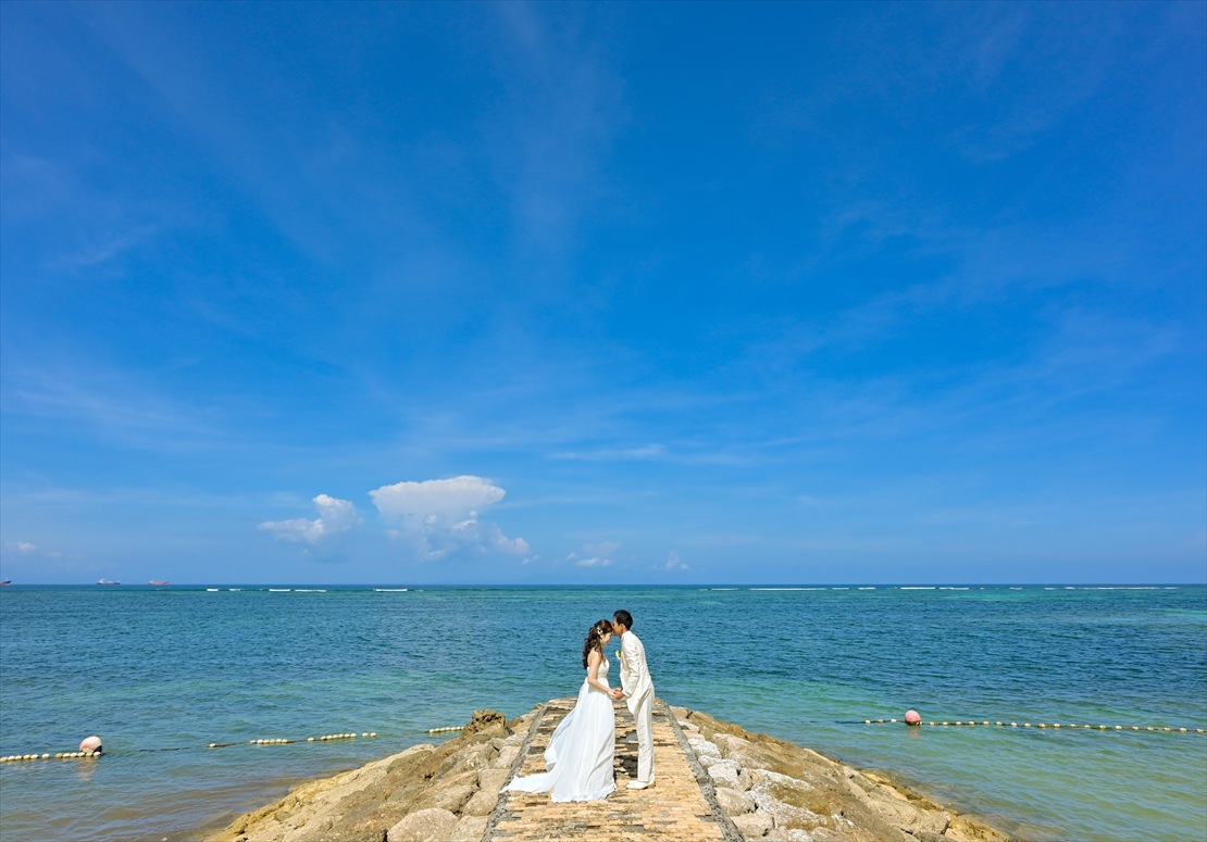 Conrad Bali Wedding Infinity Chapel (45)_R コンラッド・バリ結婚式 インフィニティ・チャペル前ビーチ ボードウォーク