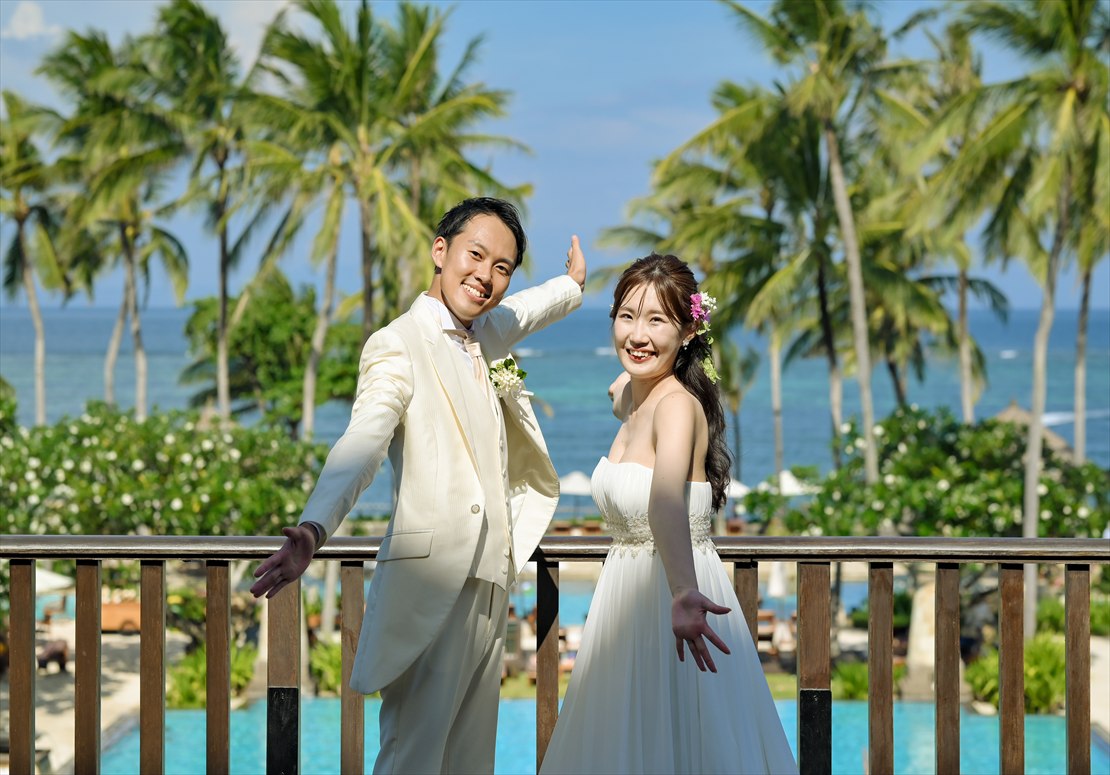 Conrad Bali Wedding Infinity Chapel (50)_R コンラッド・バリ結婚式 ロビー・テラスにて挙式後撮影