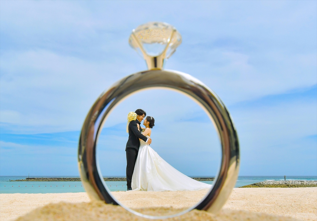 バリ・ウェディング　ビーチにてリング・ショット
