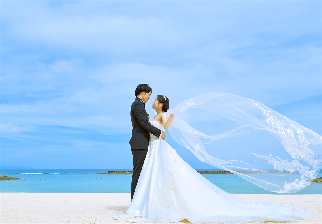 バリ ウェディング ビーチ挙式後ロングベール撮影
