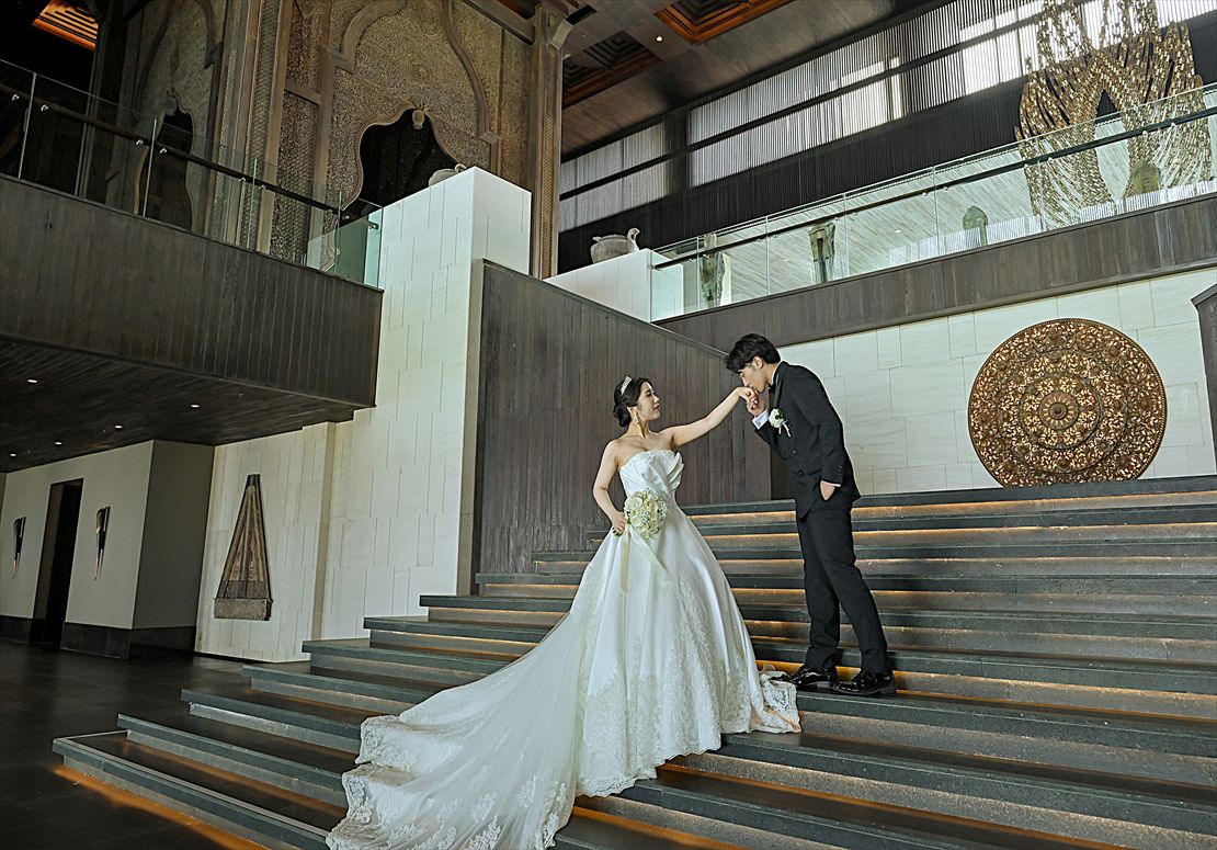 ケンピンスキ・バリ挙式 アプルヴァ・ロゴを望む