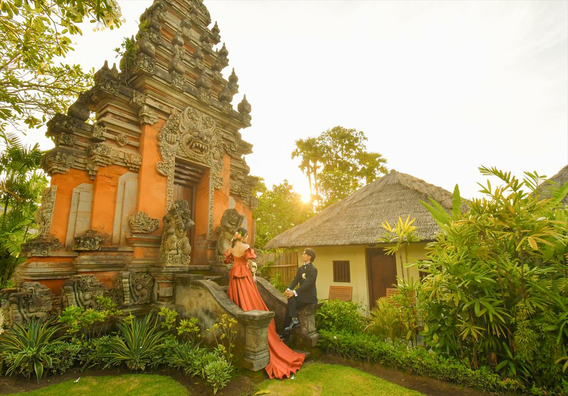 バリ島ウェディング　リゾート内寺院にてパーティー前撮影