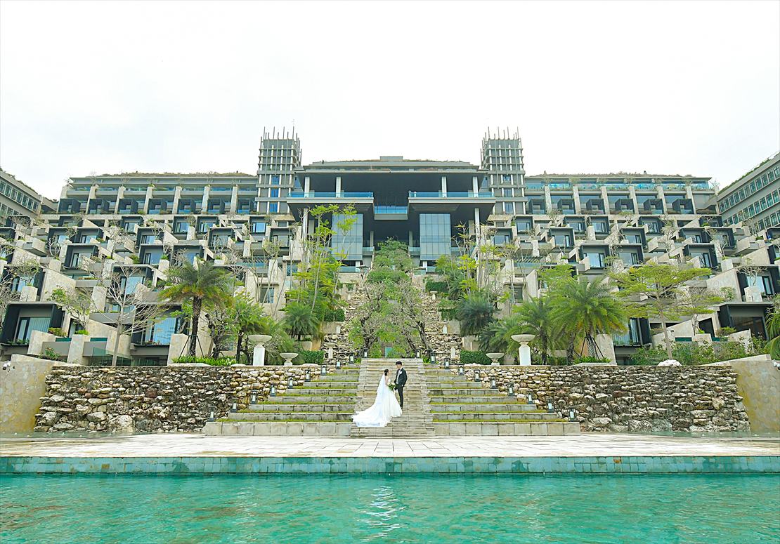 Apurva Kempinski Bali Wedding Oceanfront Chapel (14)_R ケンピンスキ・バリ ウェディング クリフスイート棟 挙式後撮影