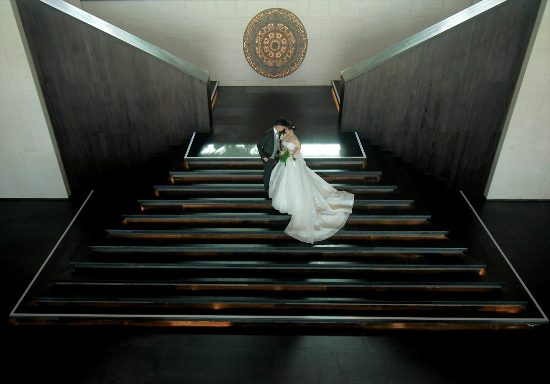 Apurva Kempinski Bali Wedding Oceanfront Chapel (15)_R ケンピンスキ・バリ結婚式 ロビー 挙式後撮影