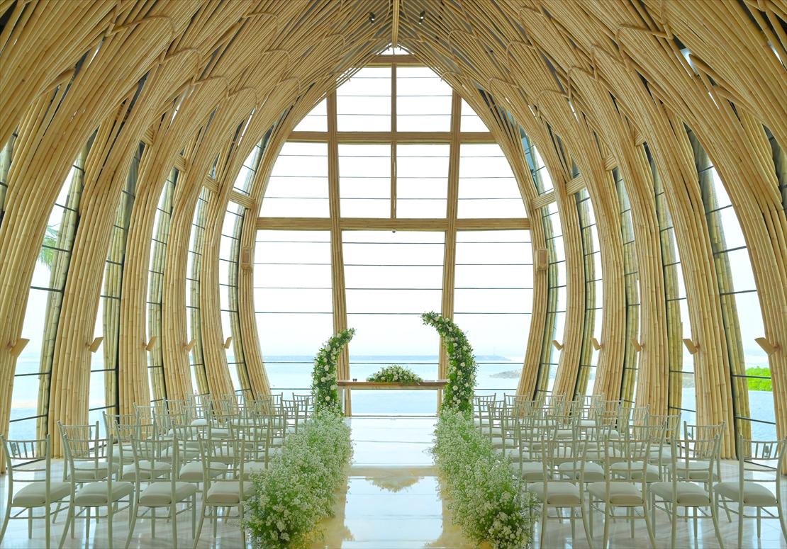 Apurva Kempinski Bali Wedding Oceanfront Chapel (4)_R バリ挙式プラン:チャペル内生花装飾