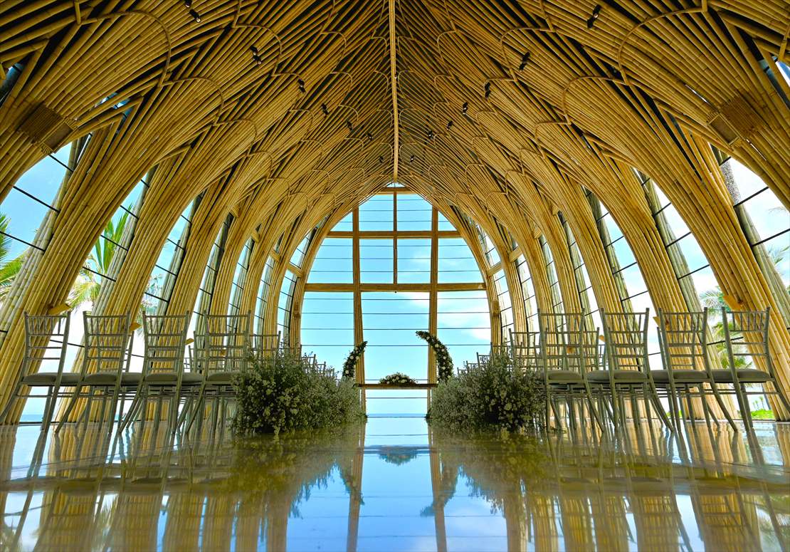 Apurva Oceanfront Chapel Kempinski Bali Wedding (5)_R バリ挙式プラン:挙式会場内生花装飾