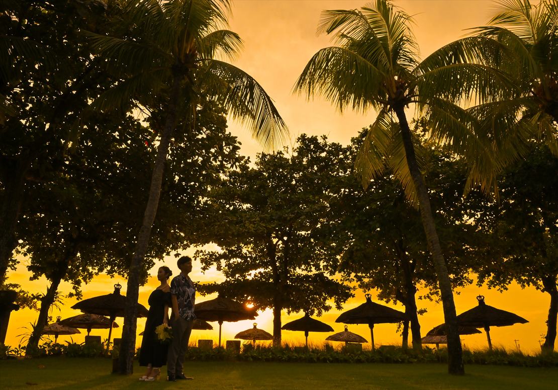 バリ挙式らしいガーデンにてウェディング・フォト