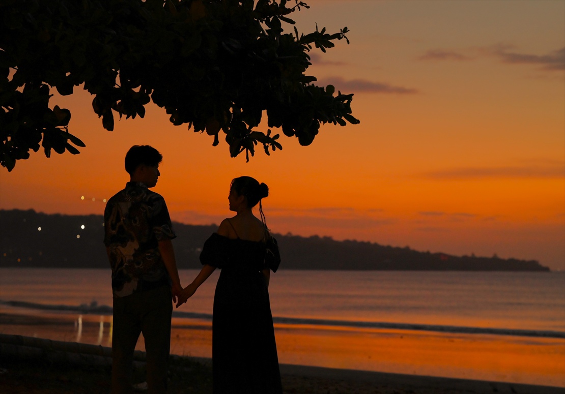 バリ島結婚式　ビーチにてマジックアワー撮影