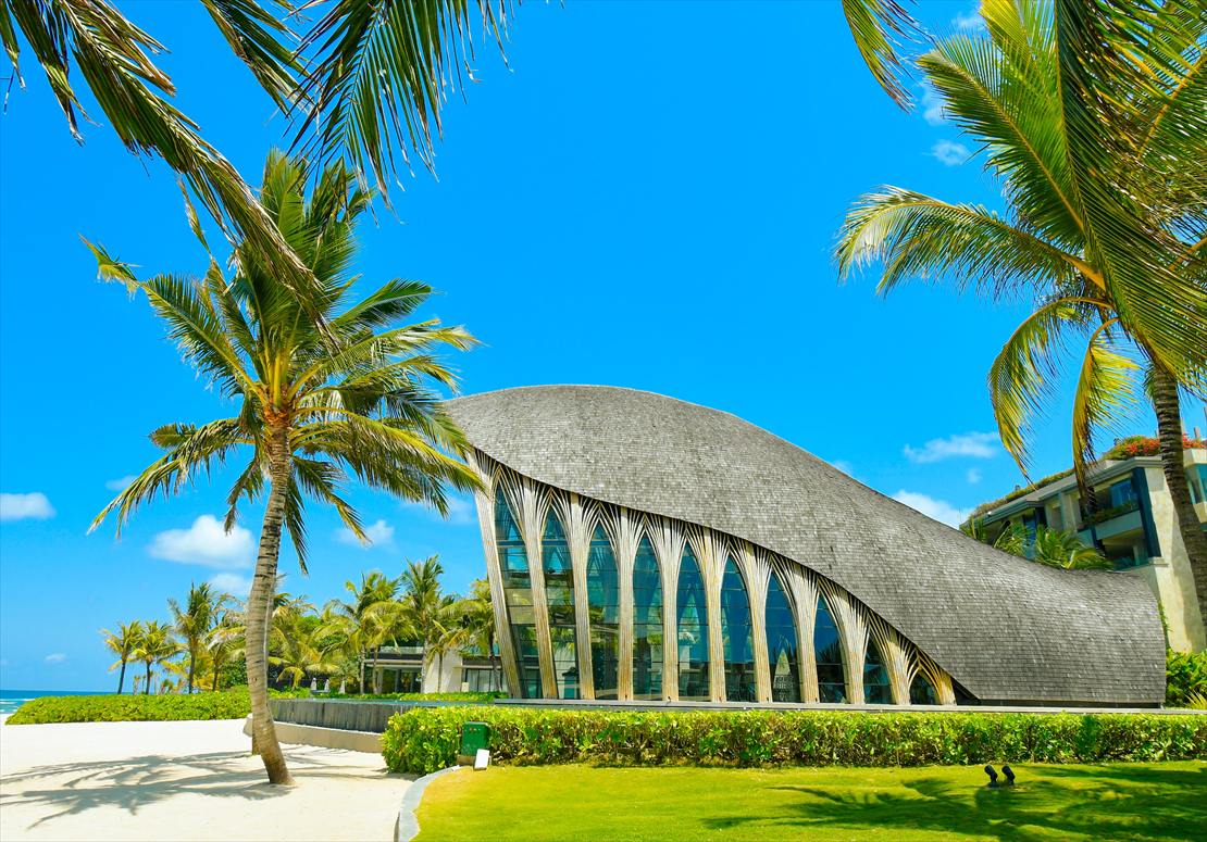 バリ島ウェディング　ケンピンスキ・バリ挙式 チャペル・ウェディング