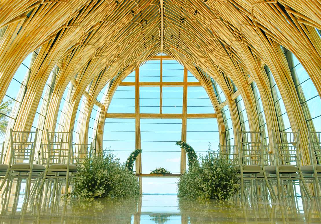 バリ島ウェディング　オーシャンフロント・チャペル生花装飾