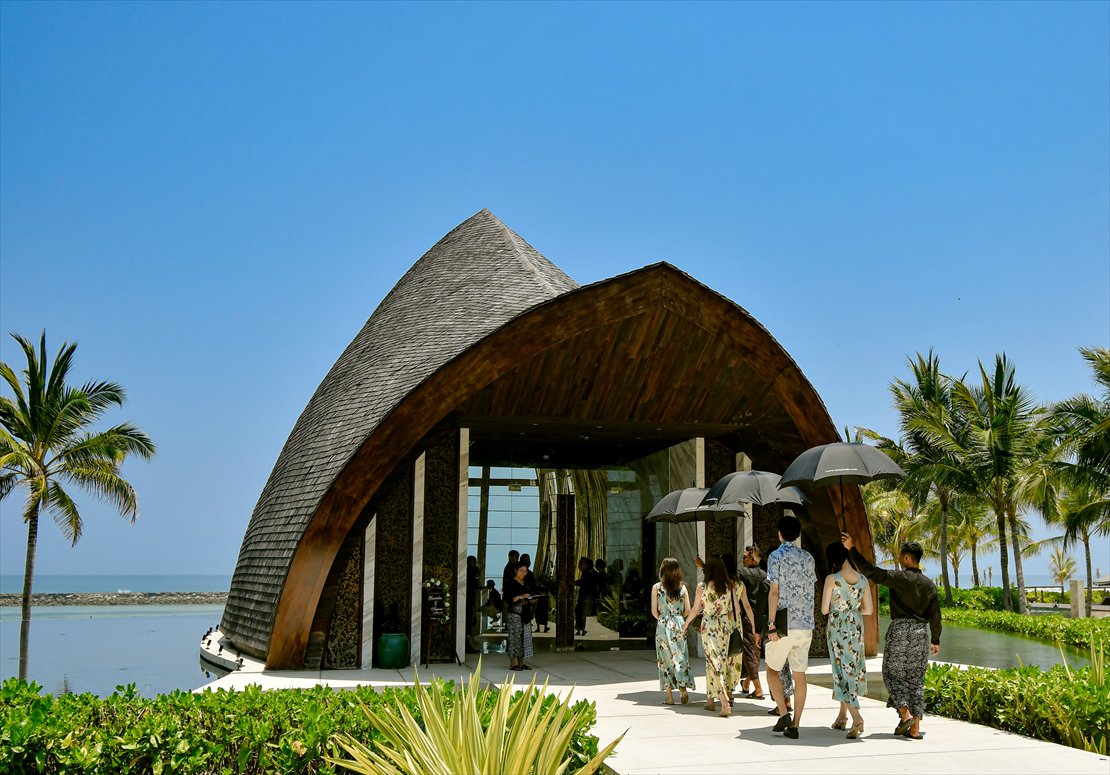Bali Wedding Apurva Kempinski Oceanfront Chapel (12)_R バリ挙式 オーシャンフロント・チャペル ご参列者入場