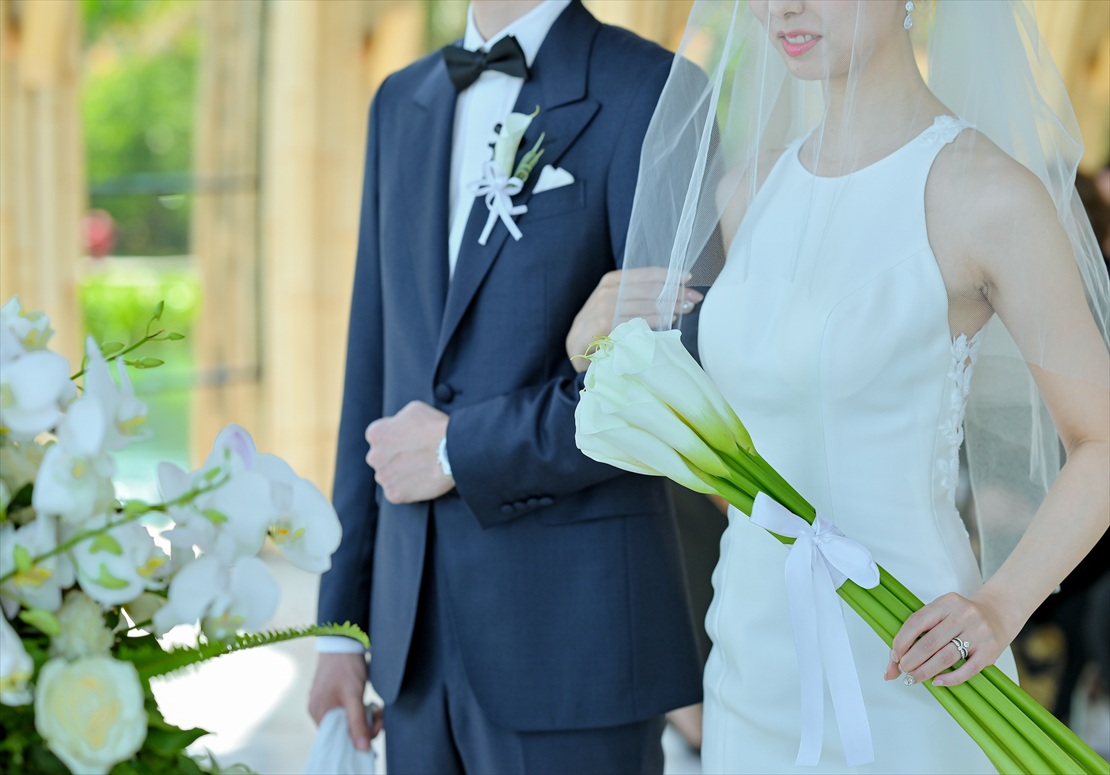 Bali Wedding Apurva Kempinski Oceanfront Chapel (16)_R ケンピンスキ・バリ・ウェディング 生花カラリリ・ブーケ