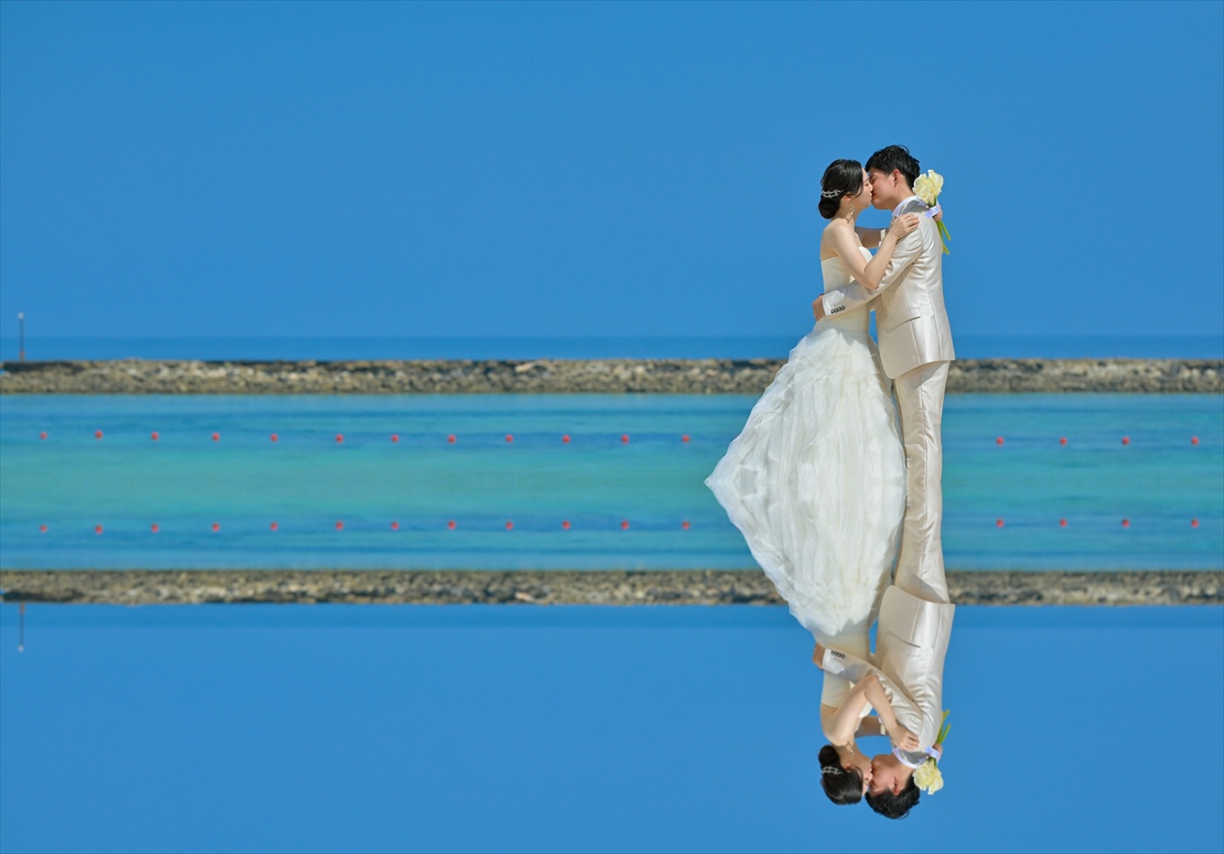 Bali Wedding Apurva Kempinski Oceanfront Chapel (18)_R ケンピンスキ・バリ結婚式 ビーチ鏡面撮影