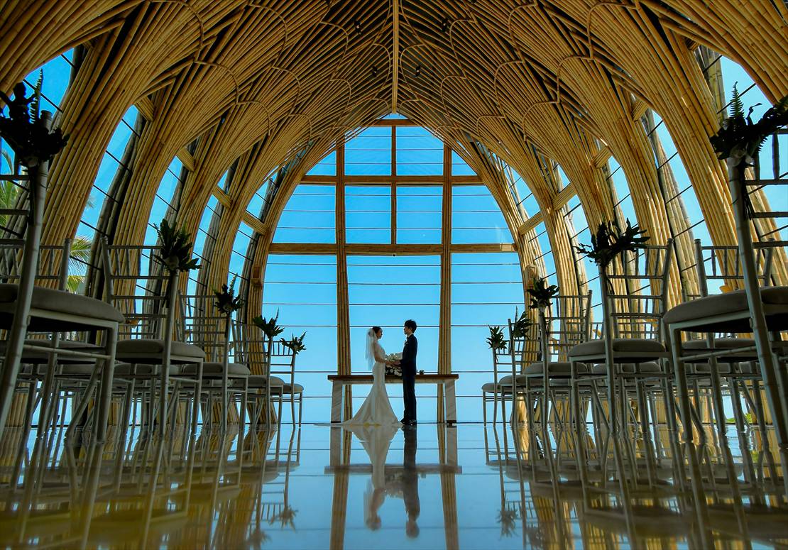 Bali Wedding Apurva Kempinski Oceanfront Chapel (21)_R ケンピンスキ・バリ ウェディング オーシャンフロント・チャペル挙式後撮影