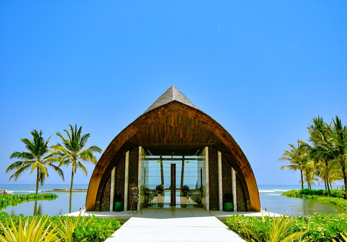 Bali Wedding Apurva Kempinski Oceanfront Chapel (2)_R バリ挙式 水辺に浮かぶオーシャンフロント・チャペル