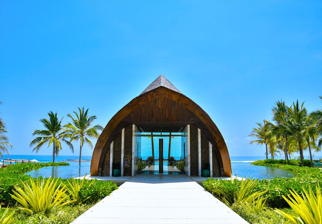 Bali Wedding Apurva Kempinski Oceanfront Chapel (3)_R バリ・ウェディング 水辺に浮かぶオーシャンフロント・チャペル