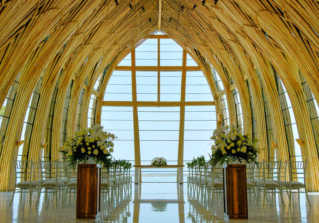 Bali Wedding Apurva Kempinski Oceanfront Chapel (4)_R バリ挙式プラン:チャペル生花装飾