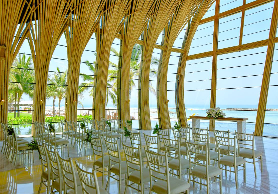 Bali Wedding Apurva Kempinski Oceanfront Chapel (5)_R ケンピンスキ・バリ挙式プラン:会場内生花装飾