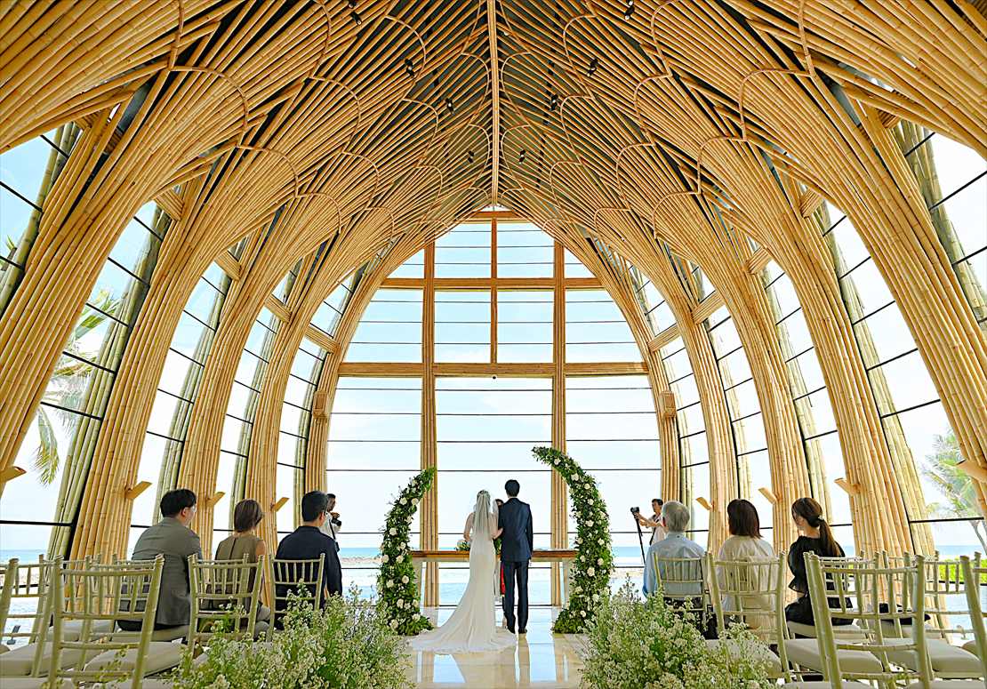 Bali Wedding Kempiski Bali (2)_R ケンピンスキ・バリ・ウェディング オーシャンフロント・チャペル挙式シーン