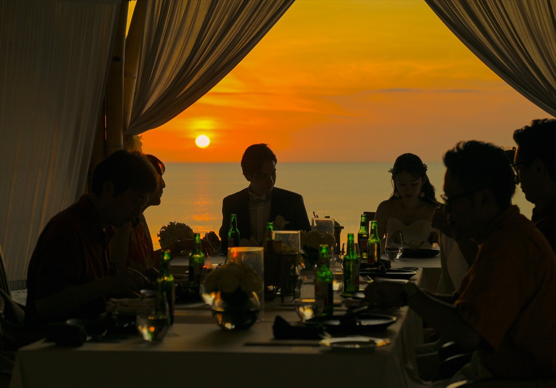 バリ島ウェディング　メインプールにてマジックアワー撮影