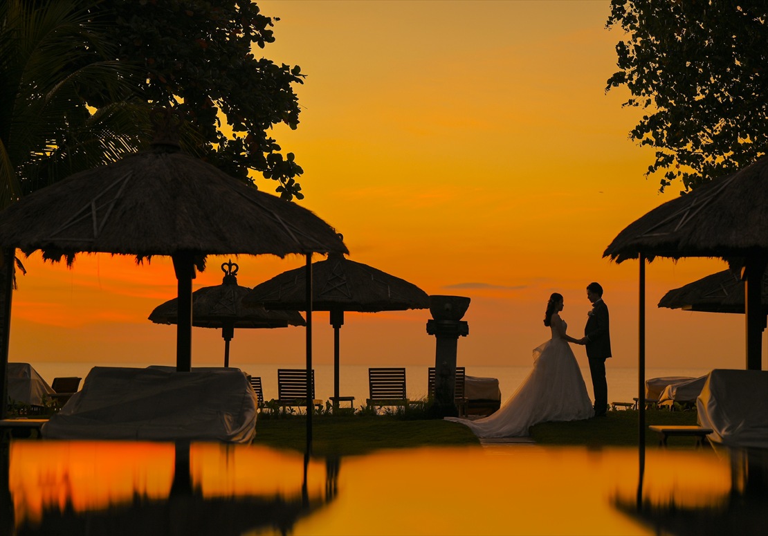 バリ結婚式　メインプールにてマジックアワー撮影
