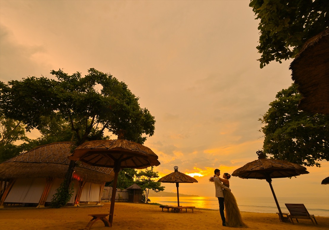 Belmond Jimbaran Bali Sunset Wedding (10)_R バリ ウェディング バンブー・パビリオン ビーチ撮影