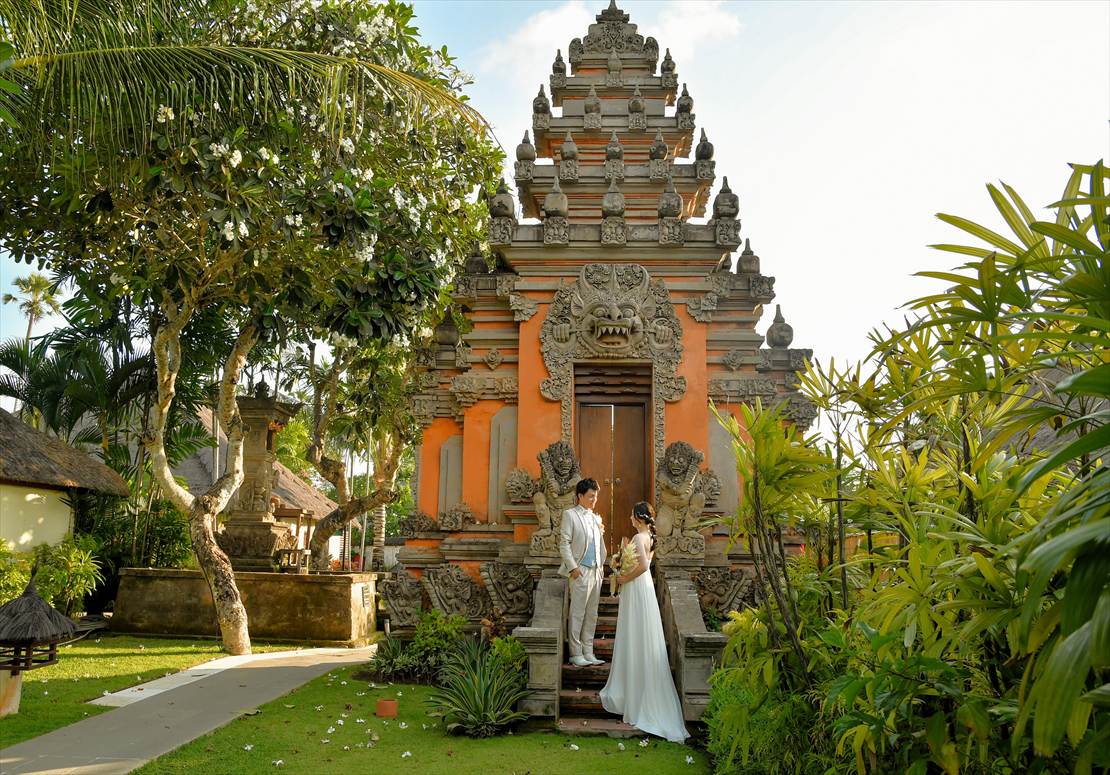 Belmond Jimbaran Bali Sunset Wedding (4)_R バリ島挙式 リゾート内バリ寺院 ウェディング・フォト
