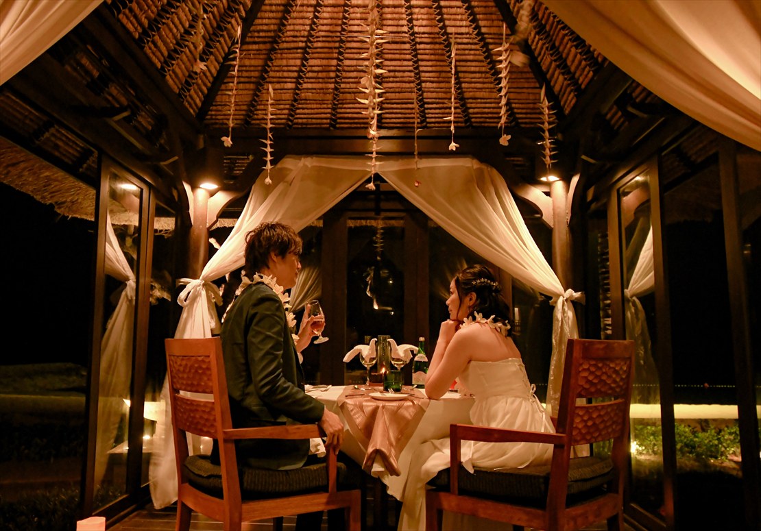 バリ島ウェディング　ロマンティックディナー・シーン
