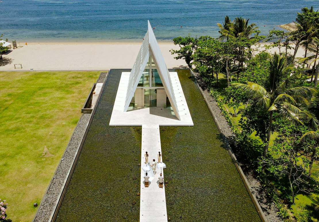 コンラッド・バリ挙式　インフィニティ・チャペルへ入場 ドローン撮影