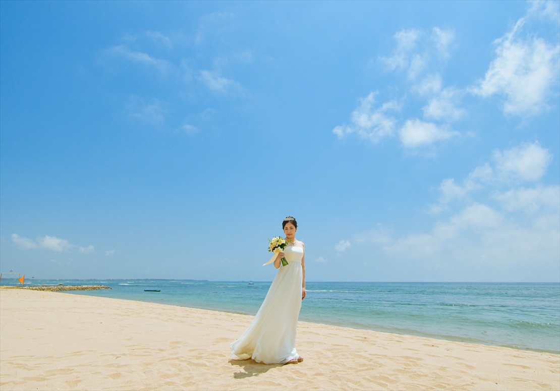 コンラッド・バリ挙式前撮影 新婦様ビーチ