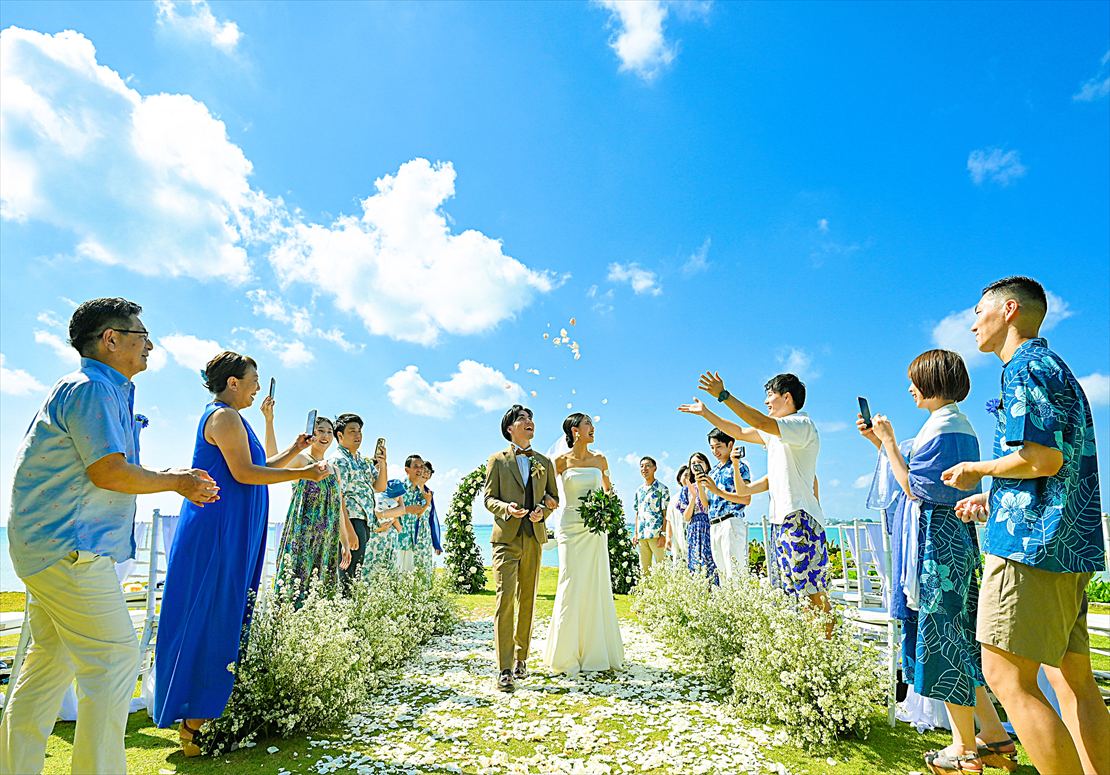 Four Seasons Jimbaran Bali Garden Wedding (18)_R フォーシーズンズ・バリ挙式 フラワーシャワー