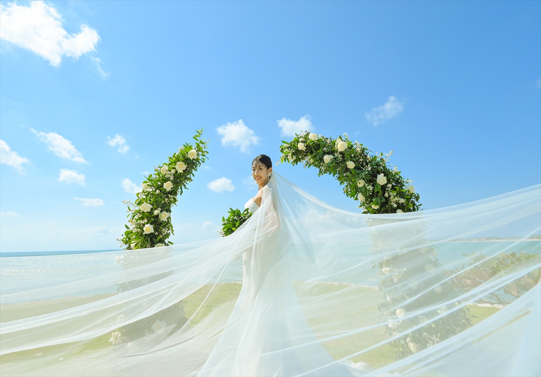 Four Seasons Jimbaran Bali Garden Wedding (22)_R バリ島結婚式 ギリ・ジンバラン ロングベール挙式後撮影