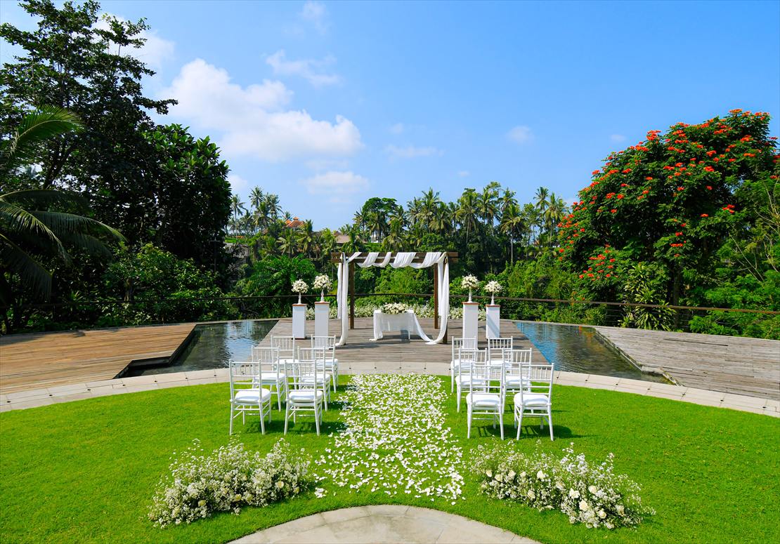 バリ島ウェディング　カマンダル・ウブド挙式：アルン・アルン・ガーデン