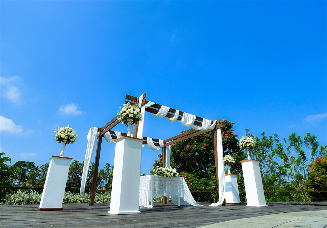 アルン・アルン・ガーデン バリ ウェディング・アーチ装飾