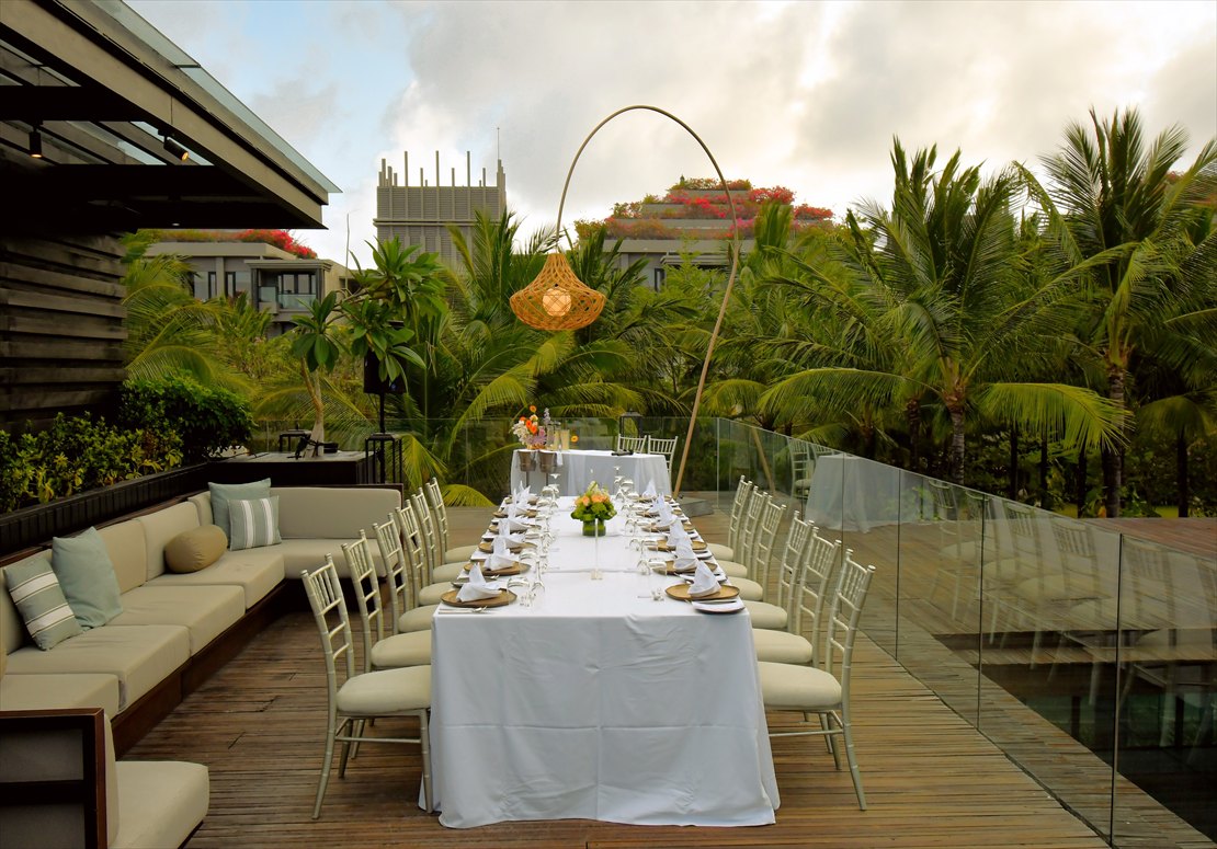 ケンピンスキ・バリ結婚式 パラ・ルーフトップ・バー