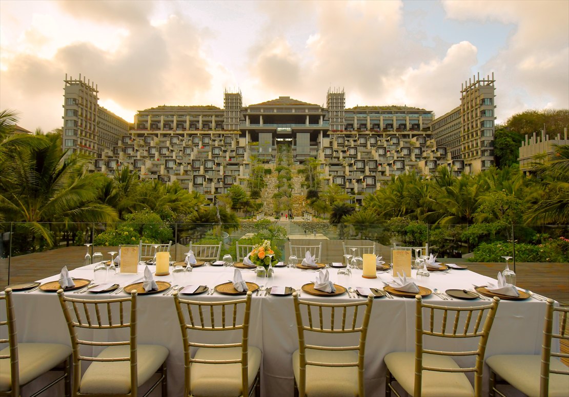 バリ島結婚式　随一に壮大なウェディング・パーティー