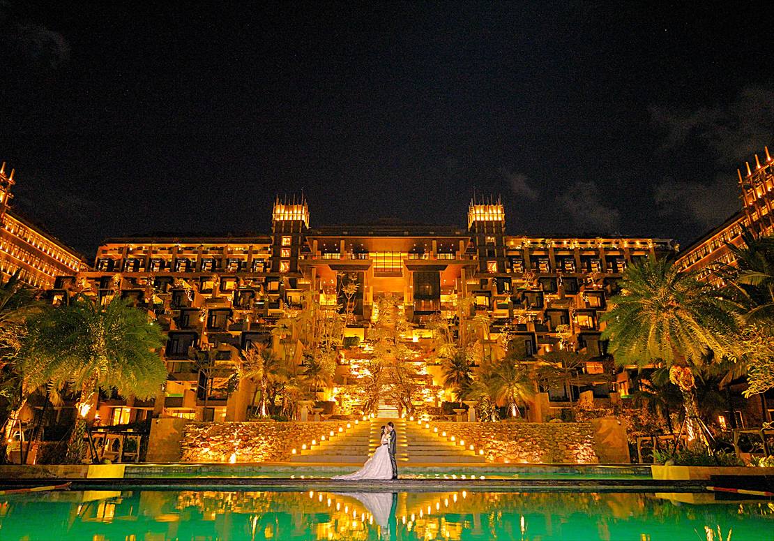 ケンピンスキ・バリ挙式 大階段ナイトショット