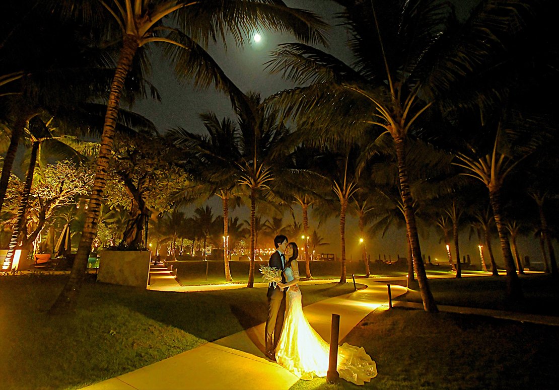 Kempinski Bali Wedding Night (5)_R バリ島結婚式 ライトアップされたケンピンスキ・バリ