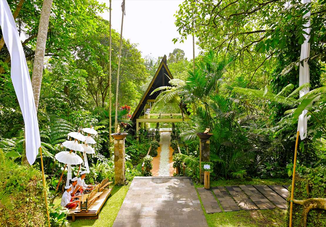 コマネカ・ビスマ・ウブド・バリ挙式 ワナスマラ・チャペル ウェディング