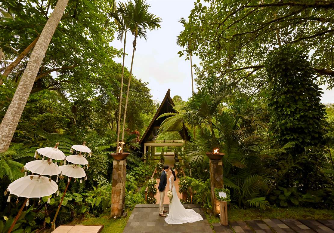 バリ島結婚式 日暮れのワナスマラ・チャペル パーティー前撮影