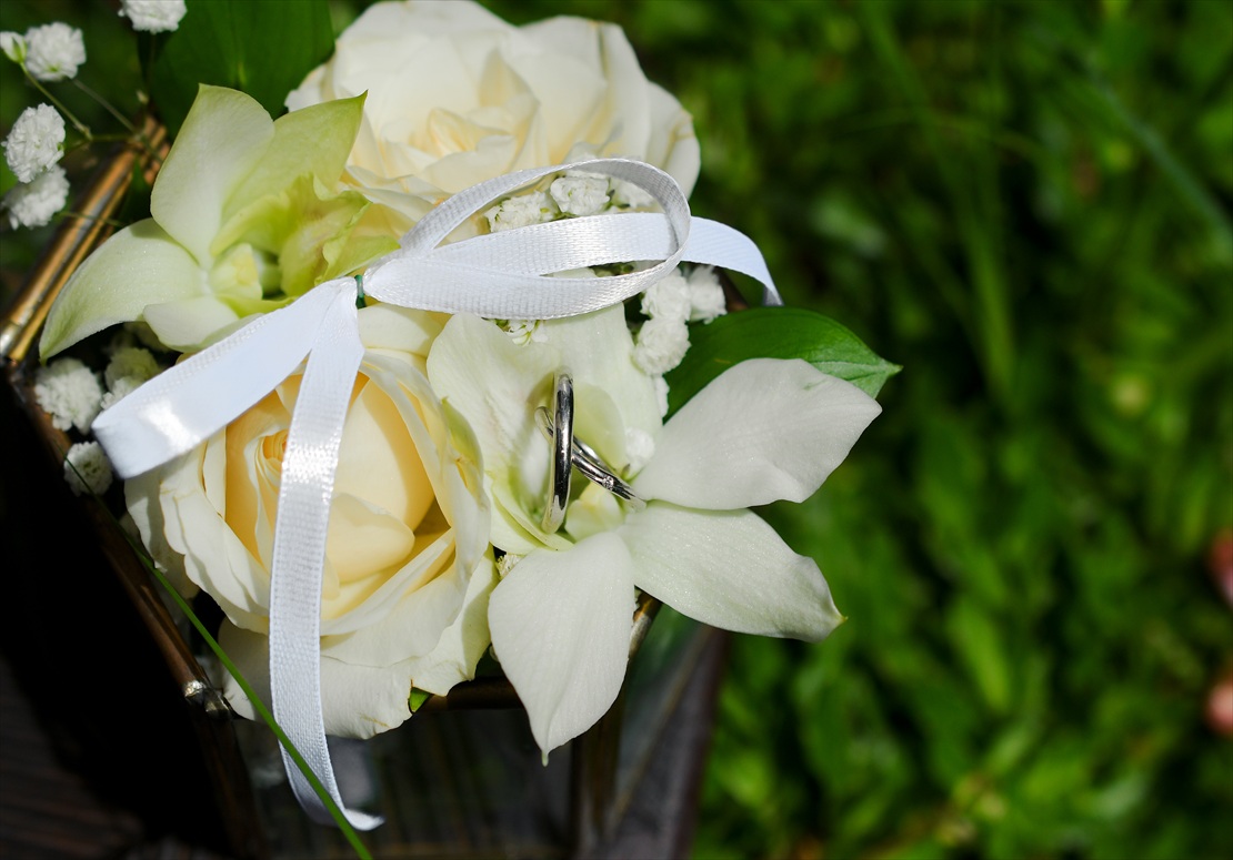 Apurva Oceanfront Chapel Wedding Kempinski Bali (2)_R バリ挙式プラン:生花リングピロー