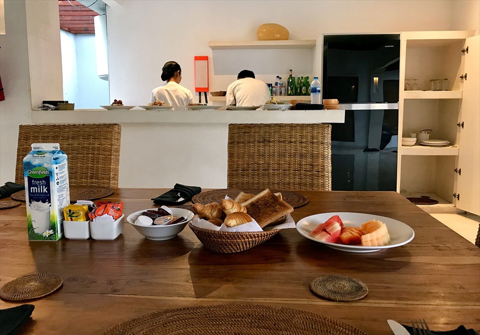 B Villa In Room Dining