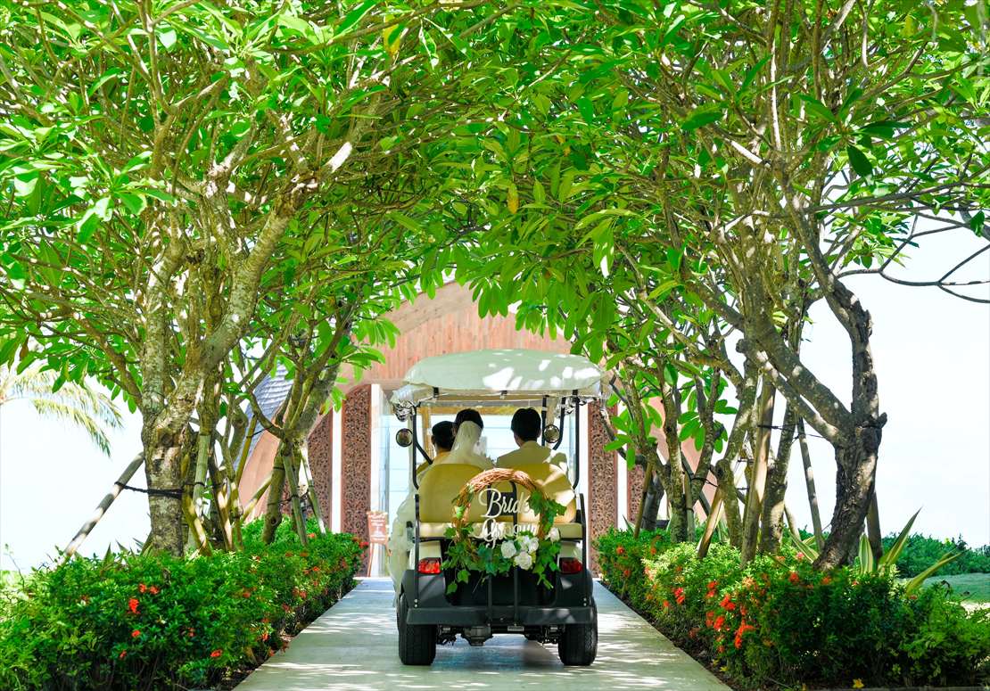 Bali Wedding Apurva Oceanfront Chapel Kempinski (9)_R ケンピンスキ・バリ結婚式 ウェディング・バギー