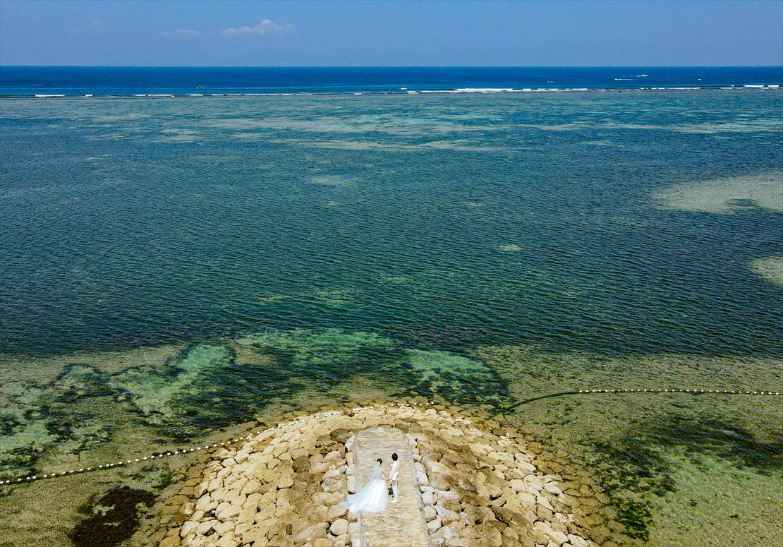 default コンラッド・バリ結婚式 桟橋 挙式後ドローン撮影