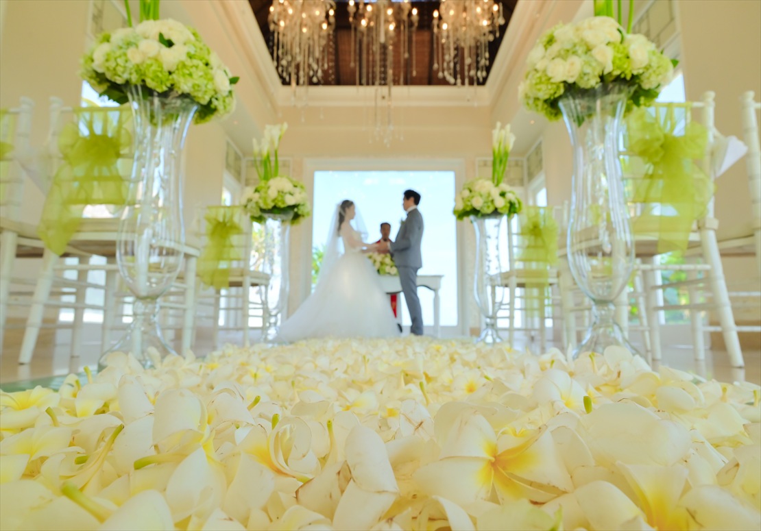 セント・レジス・バリ挙式 生花バージンロード