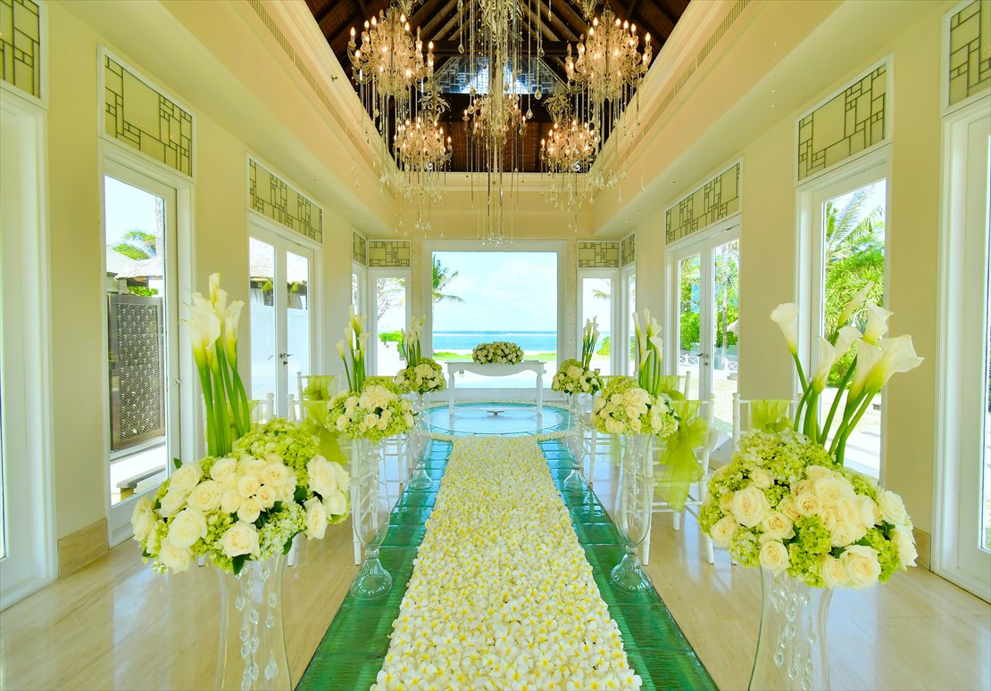 バリ島挙式　クラウド・ナイン・チャペル 生花挙式会場装飾